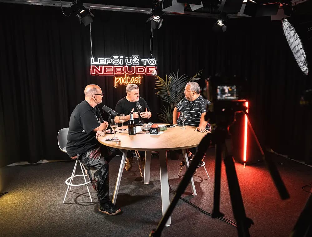 Lepší už to nebude podcast, moderátoři, podcasty