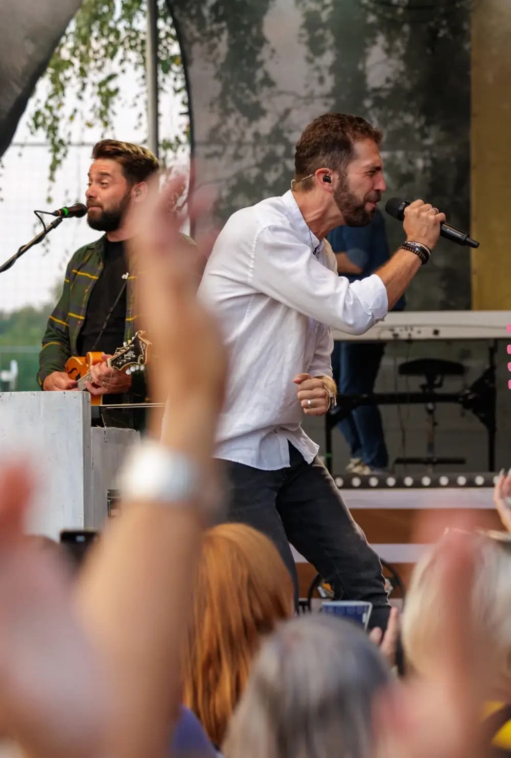 Active Značky, Active group, reklamy a rádia glow